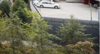 Autohallipaikka Leinelän aseman läheltä. Puunhaltijankuja 5, Vantaa